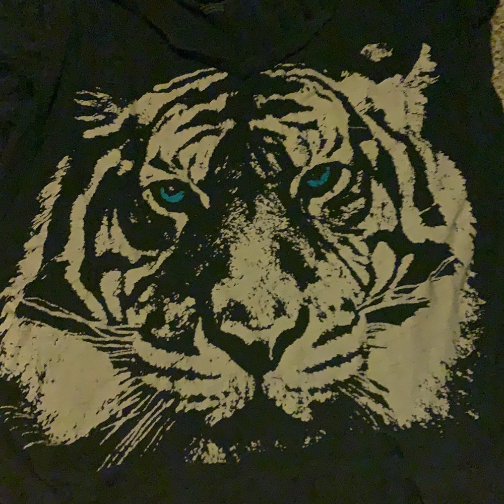 Tiger tee